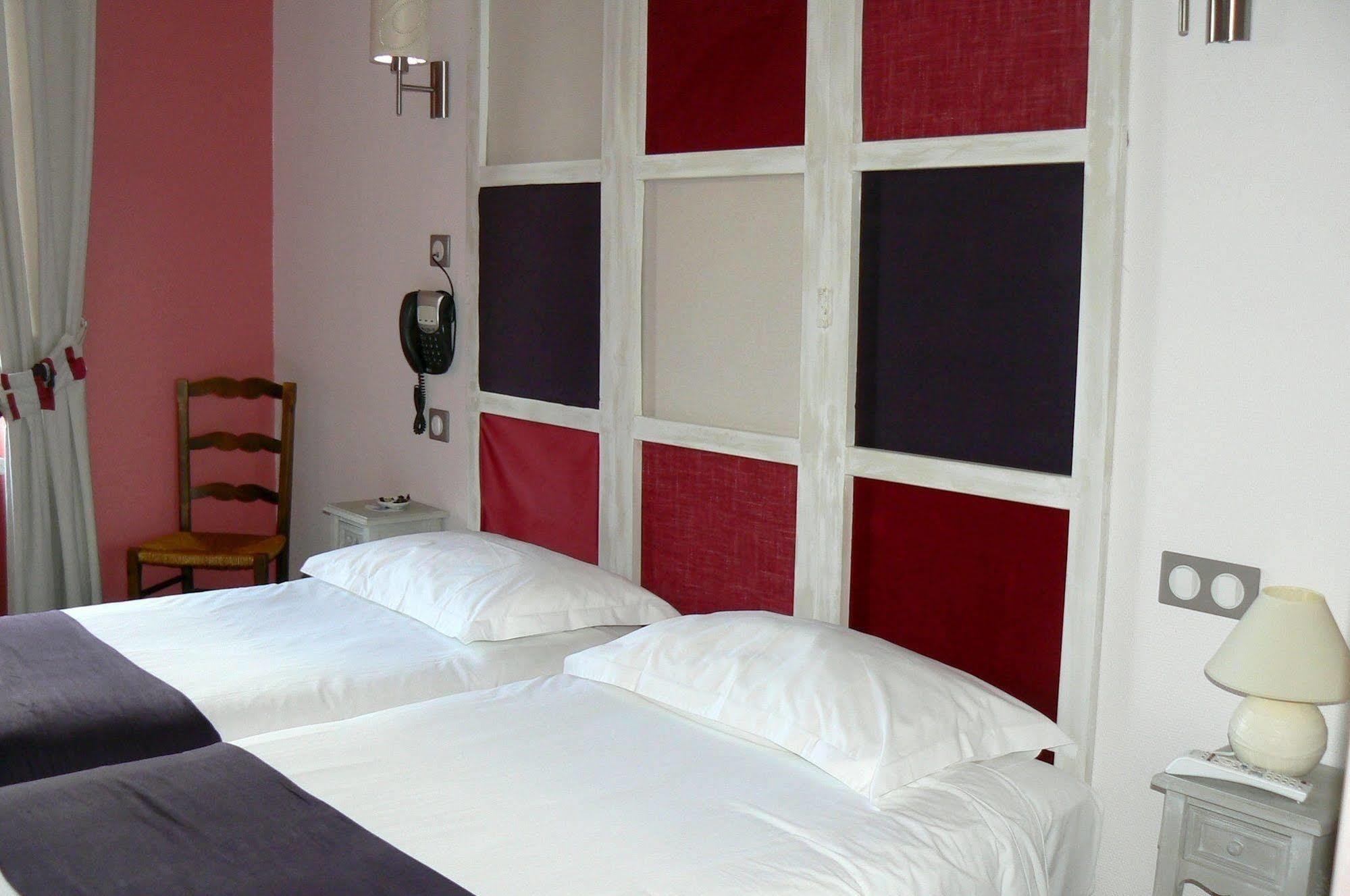 La Bonne Auberge Nouzerines Buitenkant foto